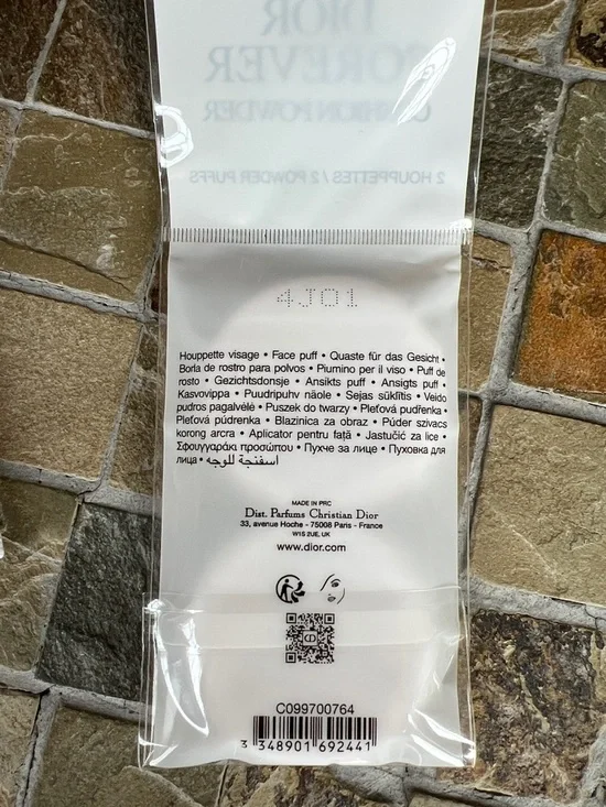 Dior Forever Cushion Powder Puffs New with Dior Pouch - Picture 3 of 5